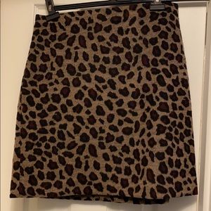 Ann Taylor warm animal print mini skirt sz 10